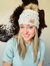 Load image into Gallery viewer, BEST SELLING BOBBLE BEANIE &gt; Oatmeal
